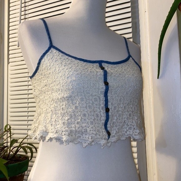 Like New Paper Crane Crop Top - Picture 3 of 7